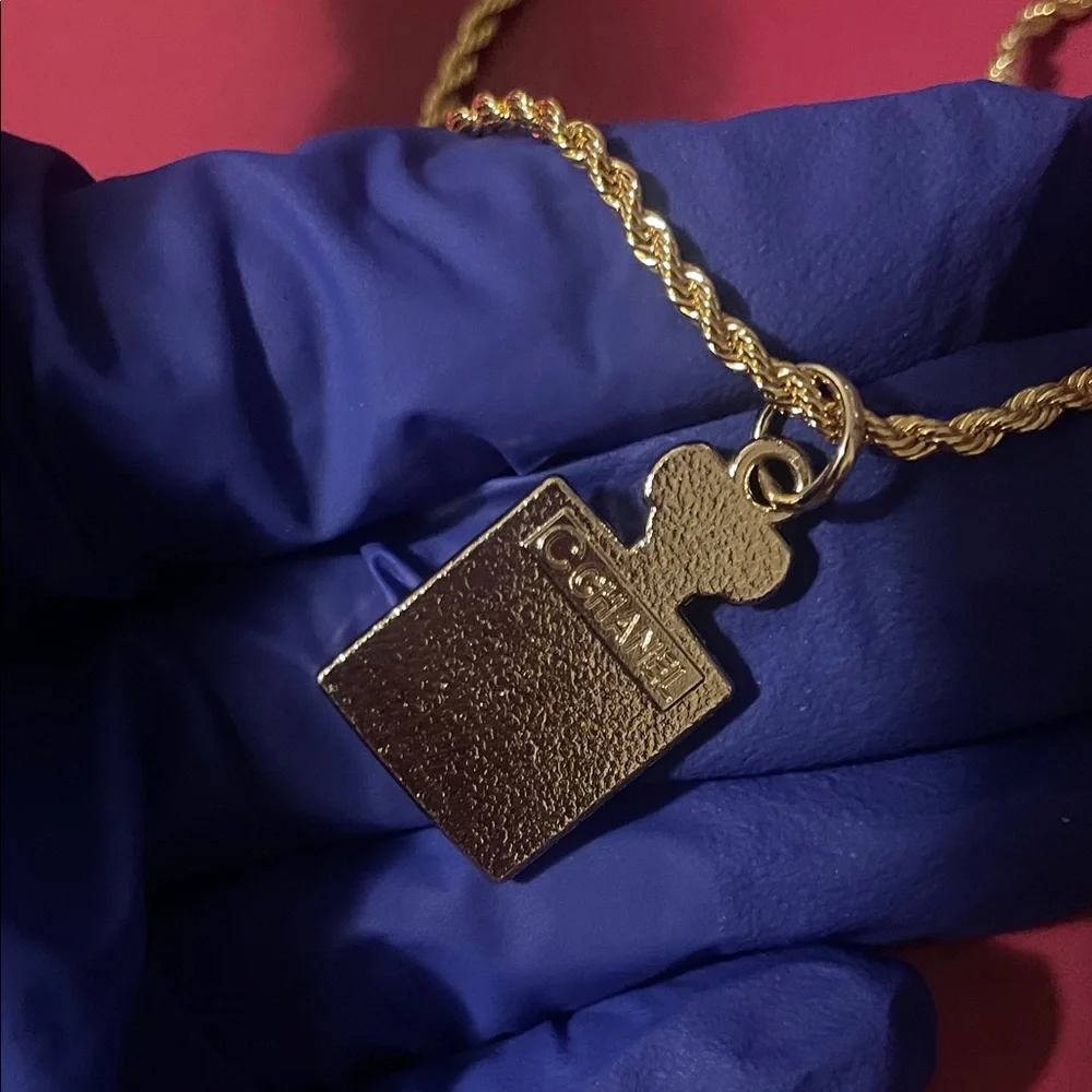 Upcycled Chanel zipper charm necklace - Picture 6 of 17